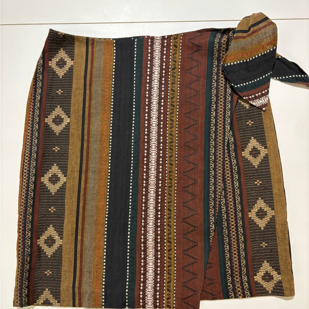 The Limited Multicolor Patterned Skirt